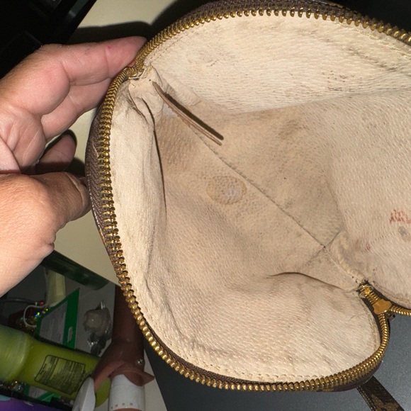 Louis Vuitton make up bag - Picture 4 of 4